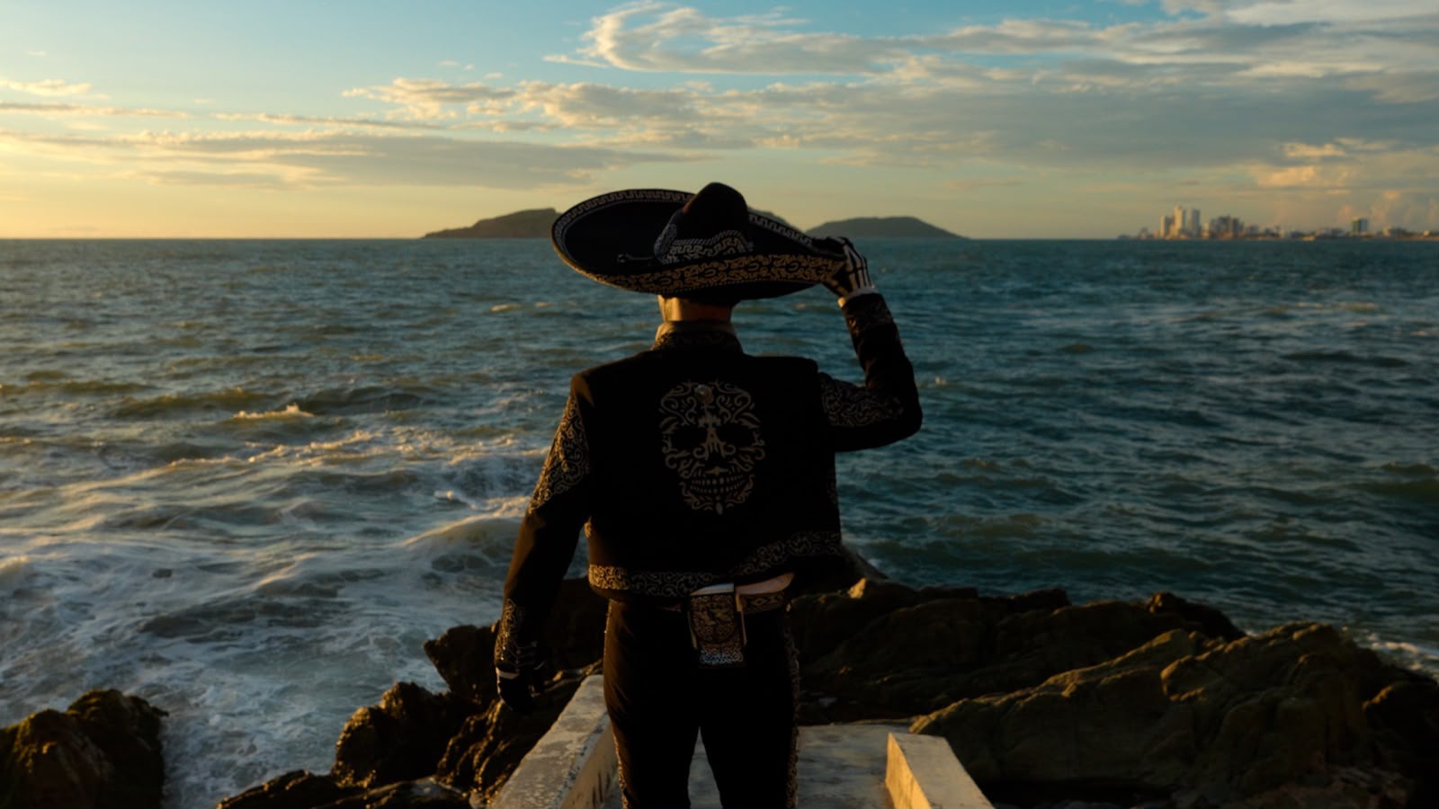 "El Charro" González recorre los atractivos de Mazatlán
