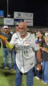 El “Principito” vuelve a casa como ligamayorista y recibe el aplauso de Los Mochis