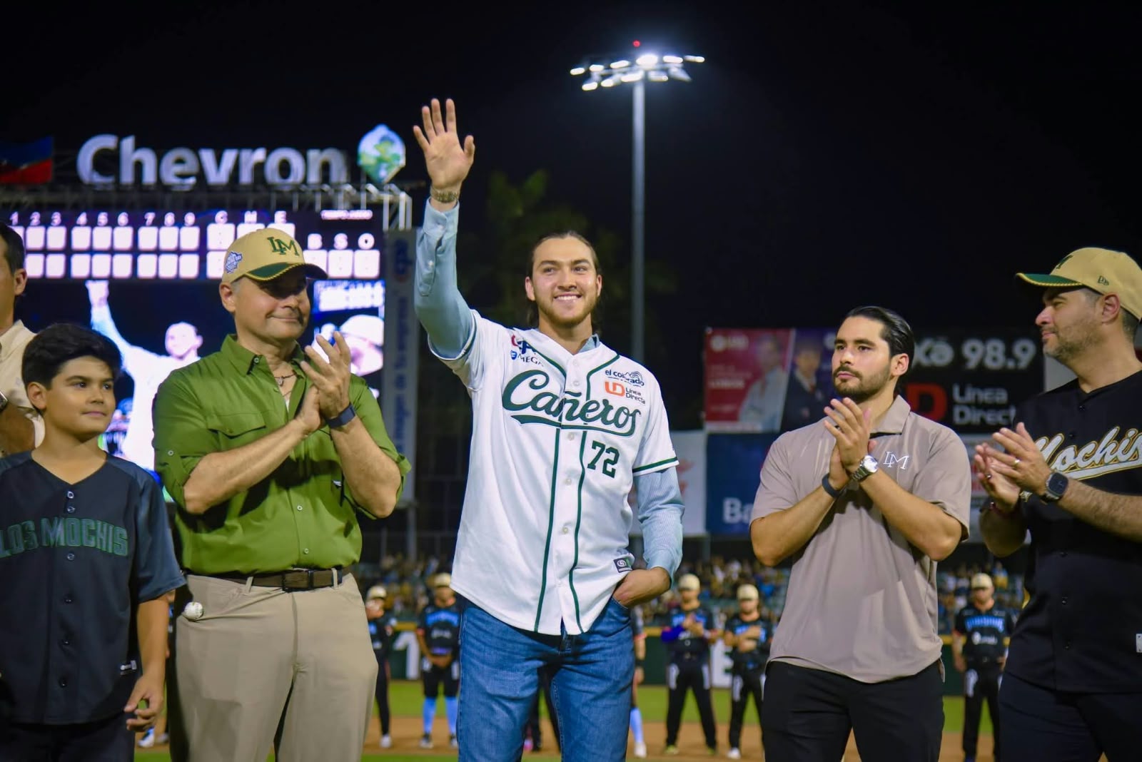 El “Principito” vuelve a casa como ligamayorista y recibe el aplauso de Los Mochis