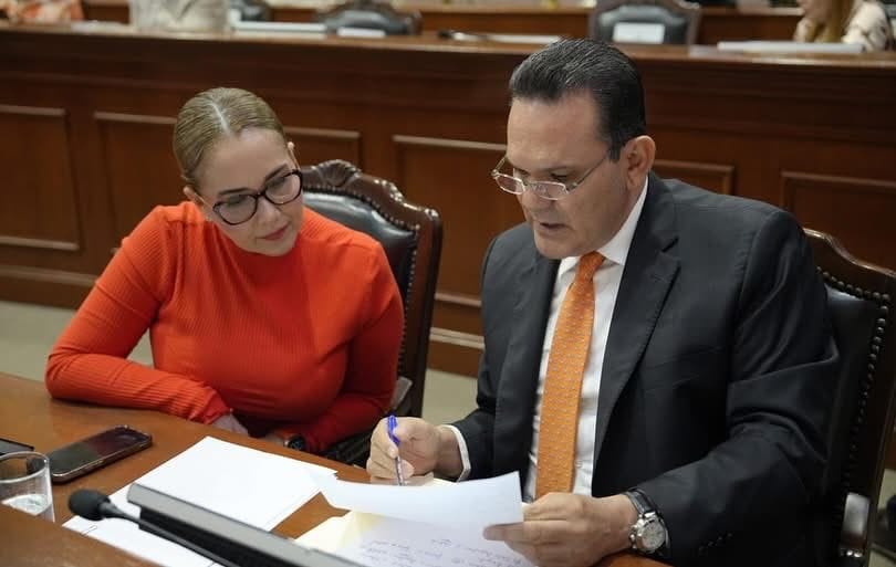 Elizabeth Montoya y Sergio Torres Félix