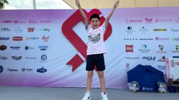 Emilio Blú, el pequeño embajador que puso a correr a Mazatlán, Sinaloa, por una buena causa en la Carrera Rosa Delia Barraza 2026