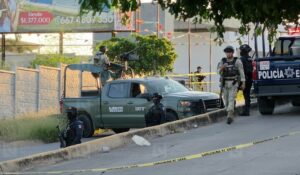 Estaba decapitado, con la cabeza en una hielera, el cuerpo de Lomas de San Isidro, en Culiacán