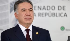 Con todo y frase filosófica, Enrique Inzunza entrega su Segundo Informe al Senado, entre ausencias y señalamientos