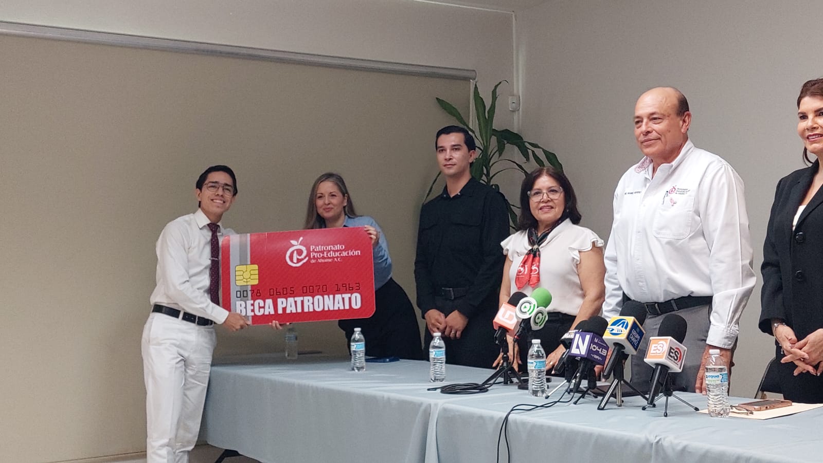 Patronato Pro Educación en Ahome beneficia con becas a 47 estudiantes