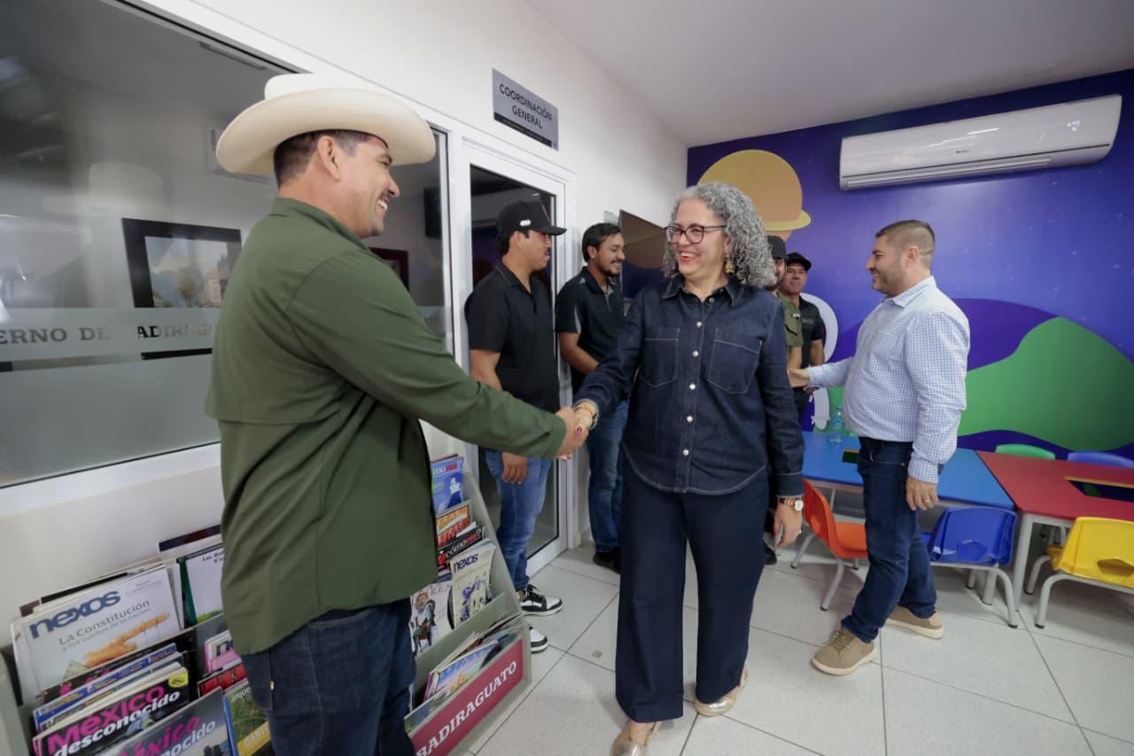 Entrega de equipos a emprendedores de Badiraguato