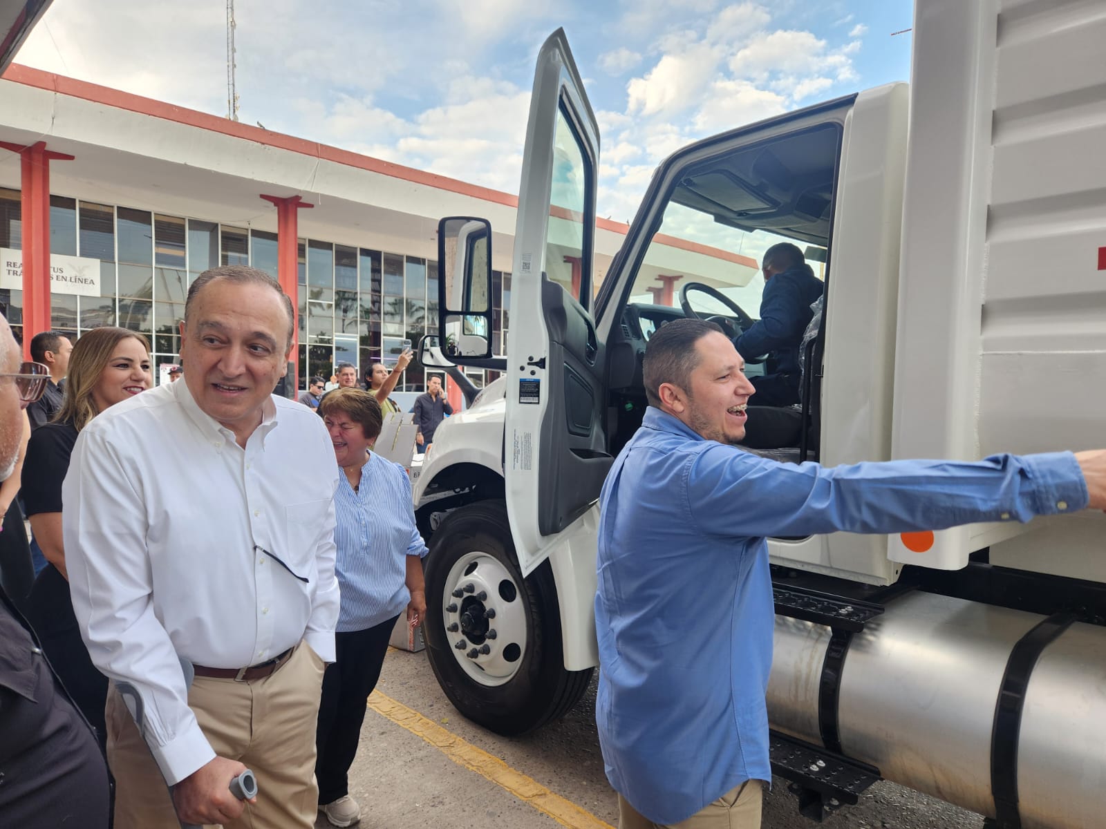 Entrega de equipos a sindicaturas de Ahome
