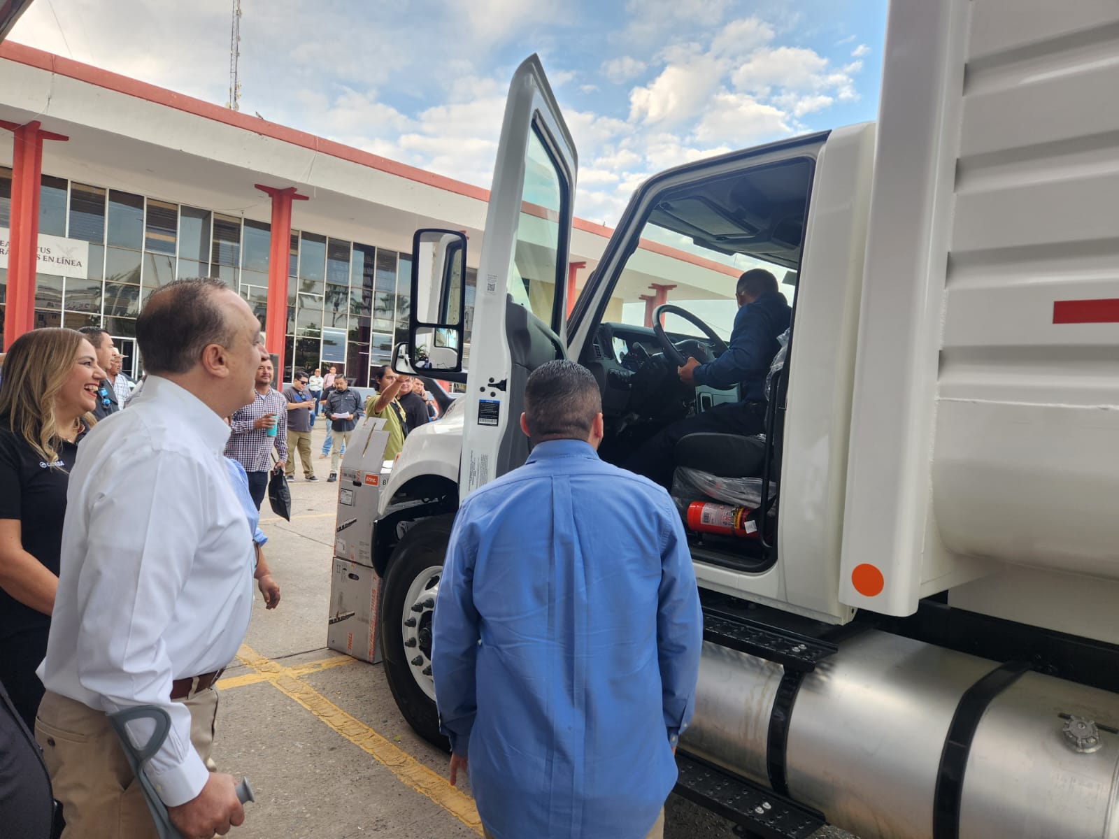 Entrega de equipos a sindicaturas de Ahome