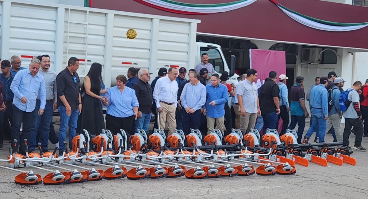 Entrega de equipos a sindicaturas de Ahome: invierten más de 3 mdp y garantizar servicios públicos