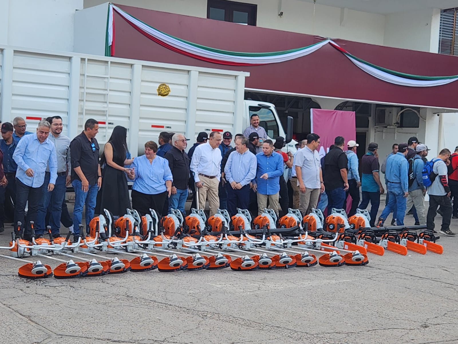 Entrega de equipos a sindicaturas de Ahome