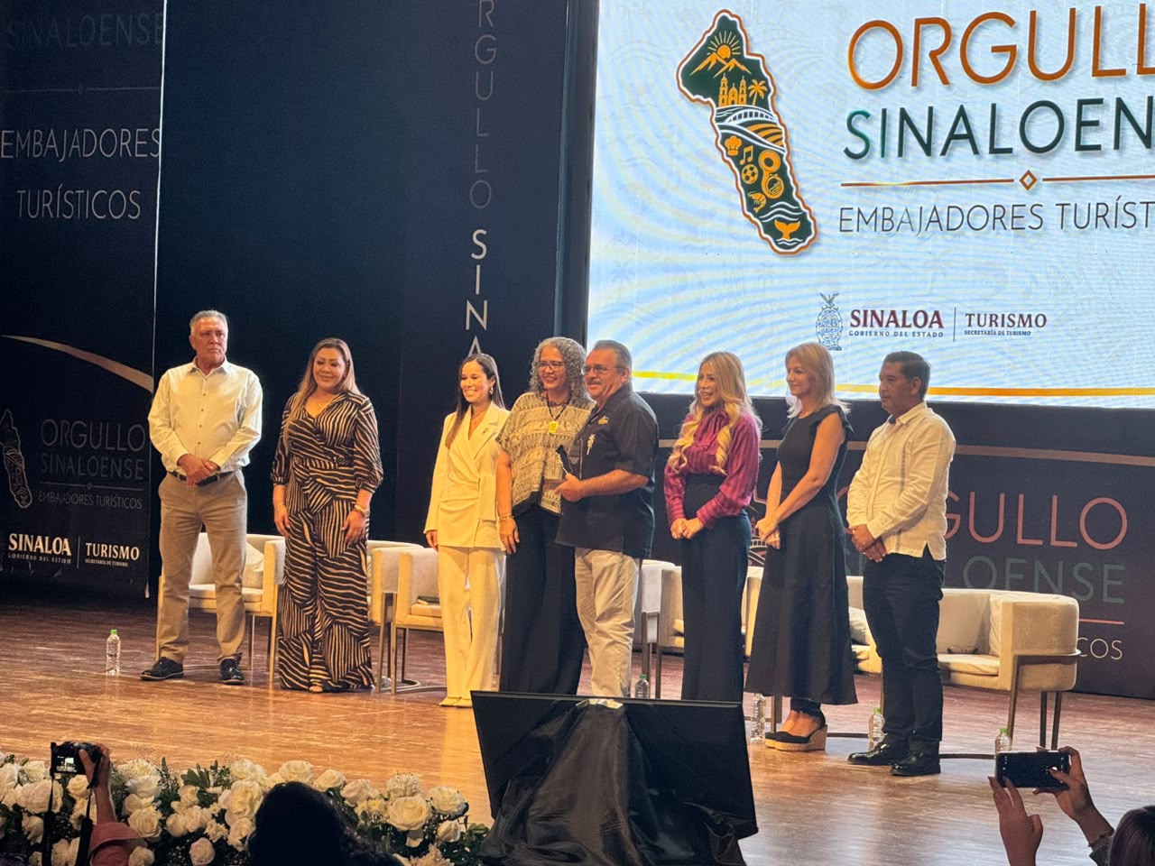 Entrega de reconocimientos Orgullo Sinaloense