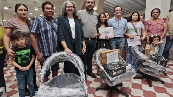 Entrega Gobierno del Estado 215 equipos productivos a emprendedores de San Ignacio; inversión supera los 430 mil pesos
