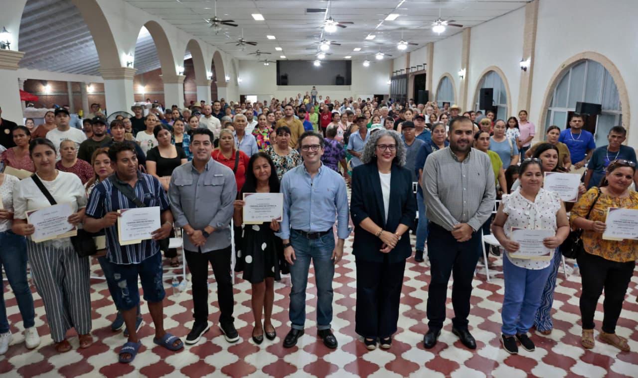 Entregan apoyos de Equipa Sinaloa en San Ignacio