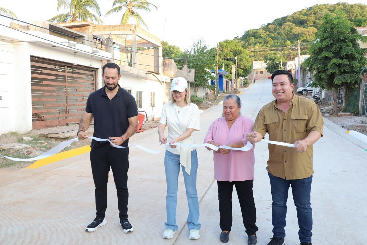 Entregan calle pavimentada en colonia Mazatlán I