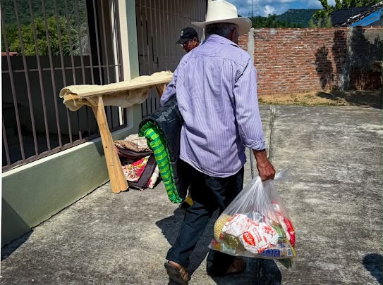 Entregan despensas en Santa Catarina, Concordia