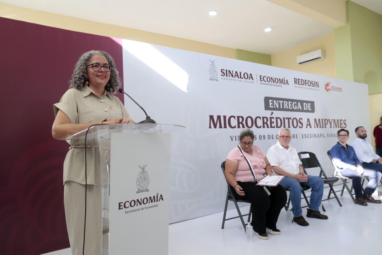Entregan financiamiento a microempresarios de Escuinapa