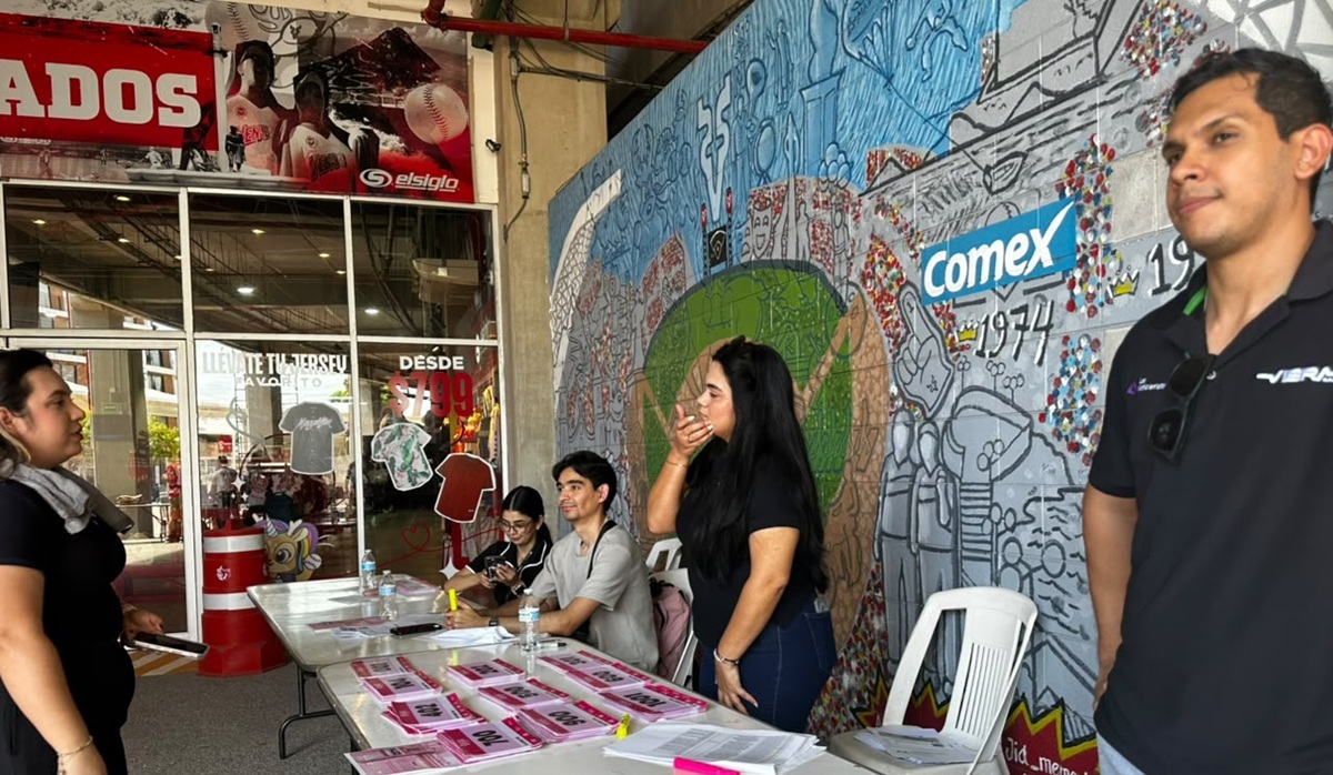 Entregan kits a participantes de la Carrera Rosa en Mazatlán