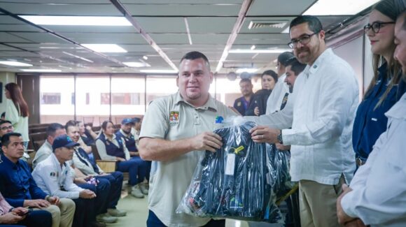 Secretaría de Salud invierte 2.1 mdp en audiómetros y beneficia a 600 trabajadores con kits para Vectores en Sinaloa