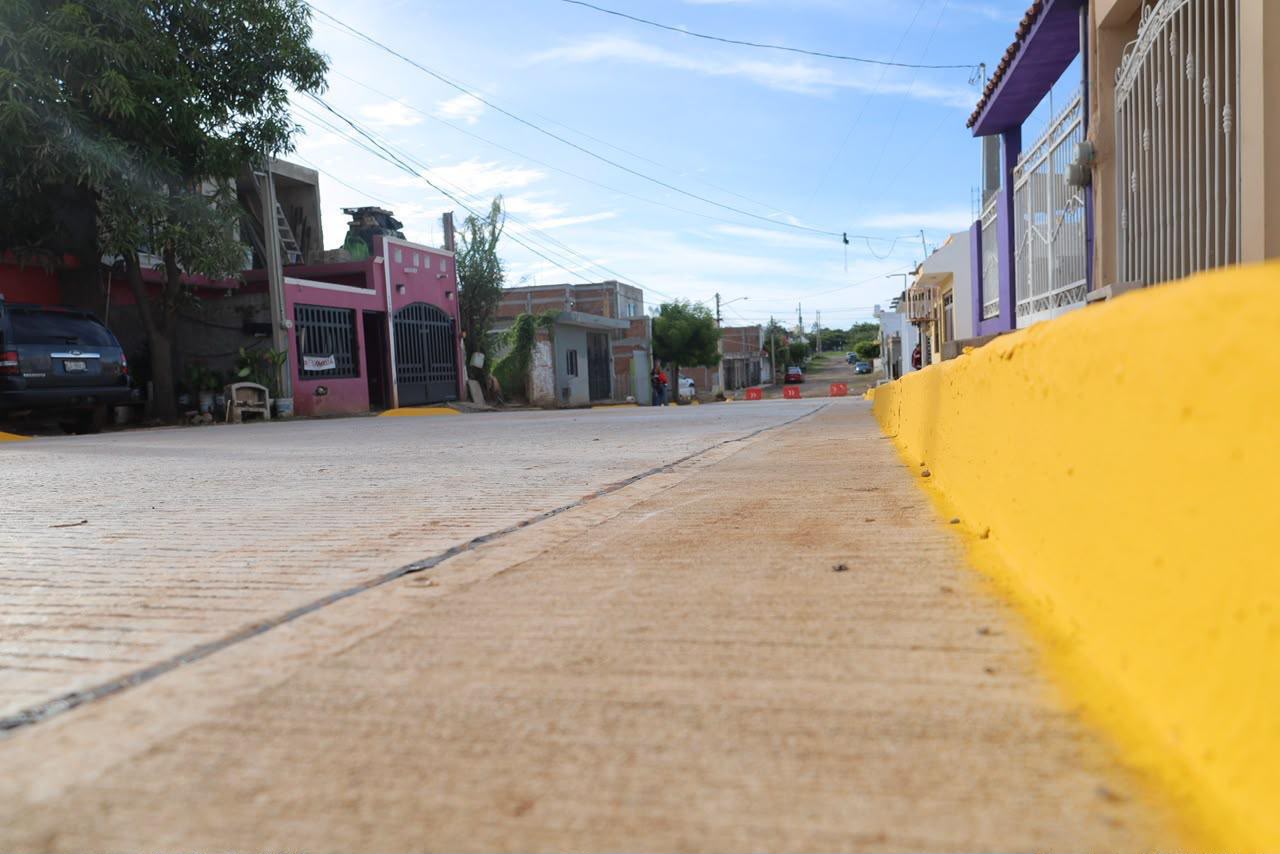 Entregan pavimentación en Valles del Ejido, en Mazatlán