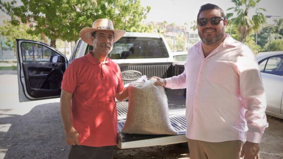 Entregan más de una tonelada de semilla de frijol pinto para cultivar 23 hectáreas en Mazatlán, Sinaloa