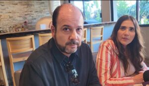 Advierte Paloma Sánchez riesgos de censura con leyes antimemes ante empresarios de Guasave