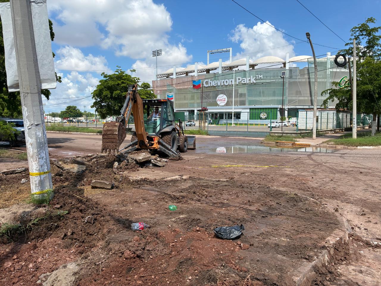 Se van atendiendo los baches en la vialidad de Los Mochis: OP