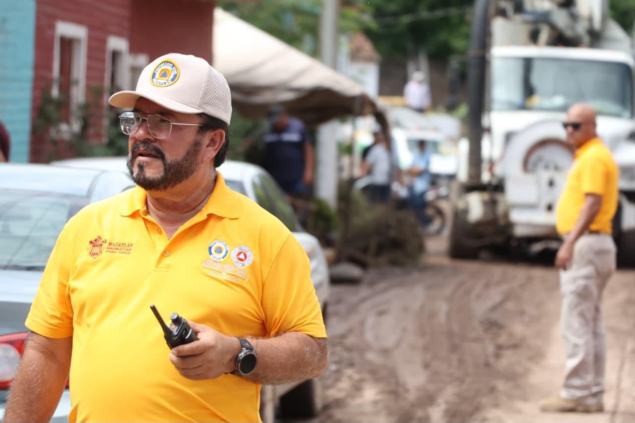 Estrella Palacios recorre La Noria, tras afectaciones por lluvias