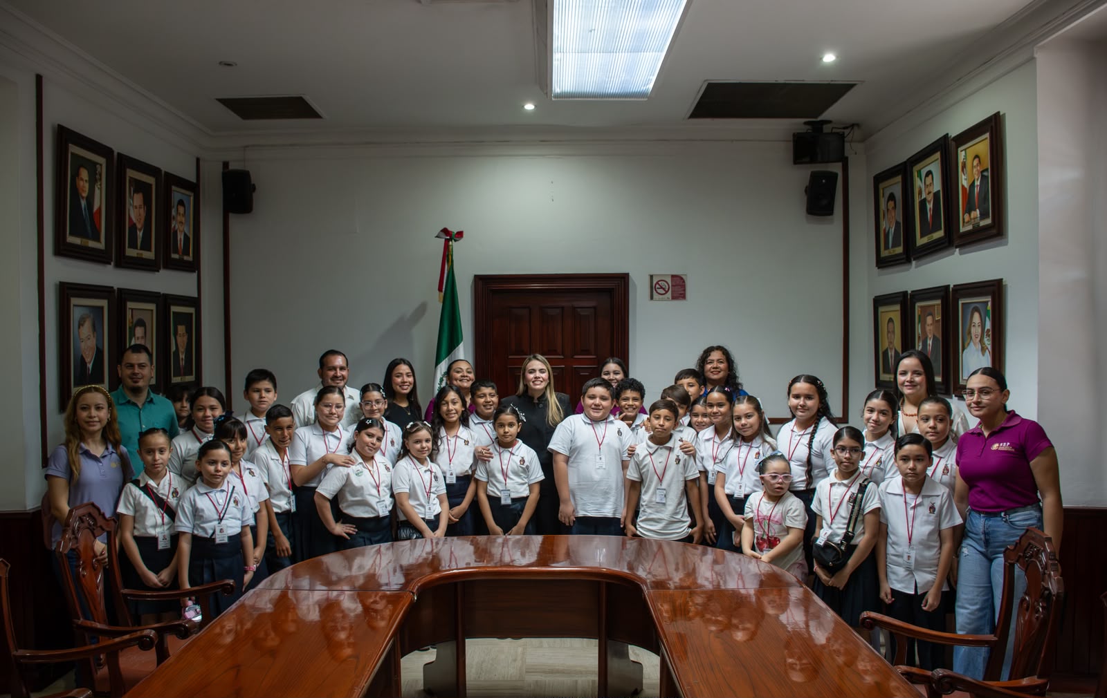 Estudiantes visitan el Ayuntamiento de Culiacán