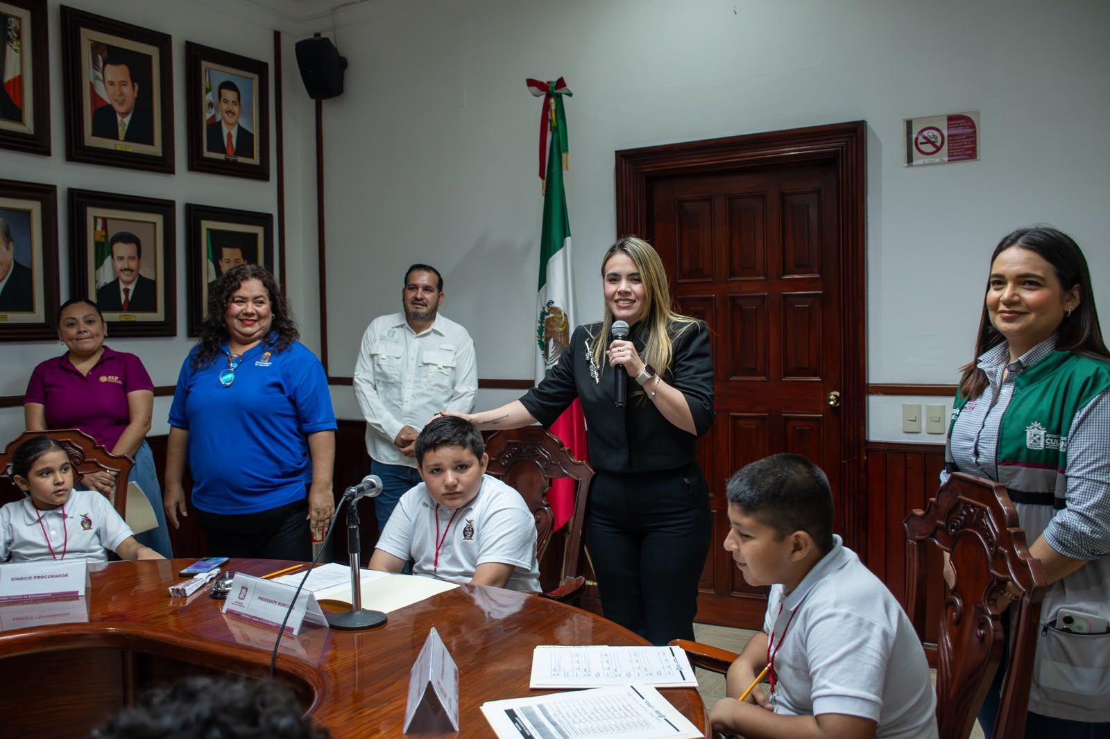 Estudiantes visitan el Ayuntamiento de Culiacán