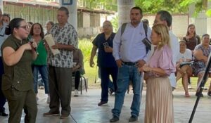 Padres de familia de la ETI 28, en Guasave, piden cuentas claras a la APF de la secundaria