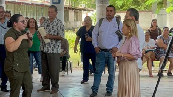 Padres de familia de la ETI 28, en Guasave, piden cuentas claras a la APF de la secundaria