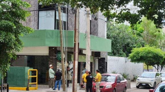 Evacuan a 123 personas por fuga de gas LP en edificio ubicado sobre el malecón viejo en Culiacán, Sinaloa