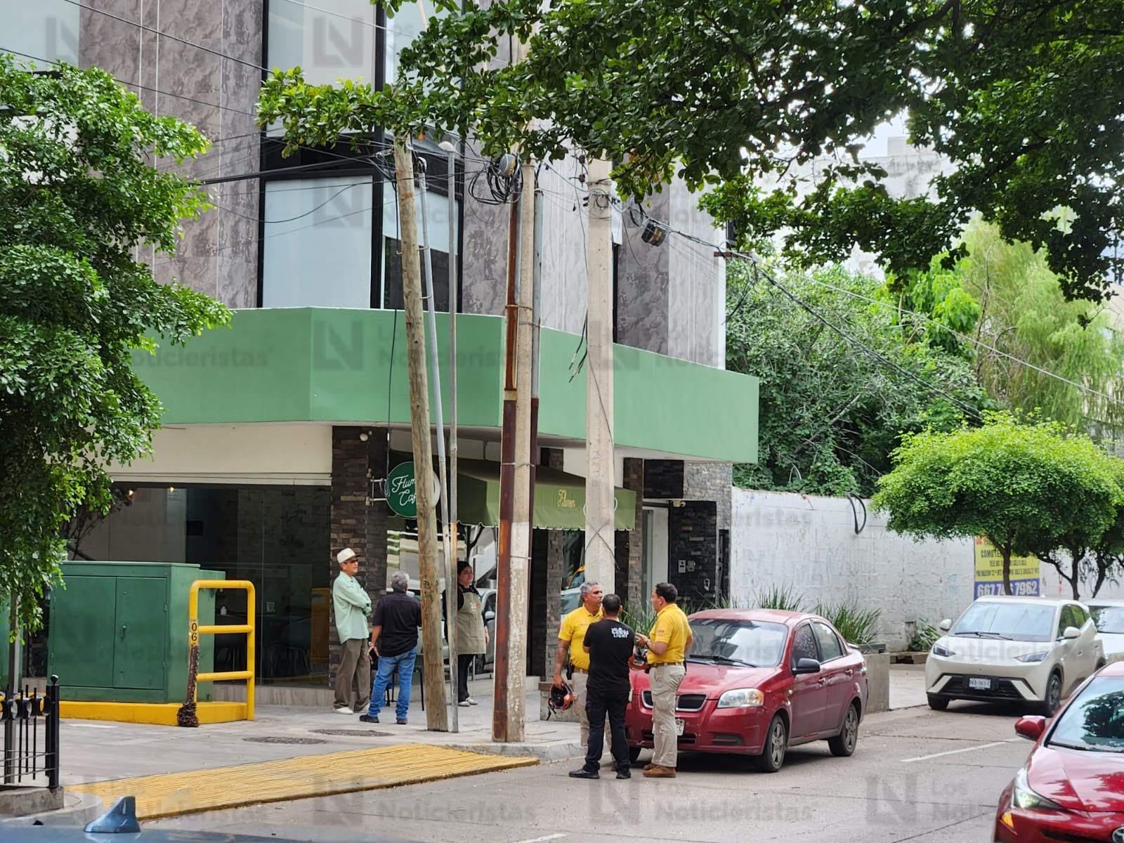 Evacuan a 123 personas por fuga de gas LP en edificio ubicado sobre el malecón viejo en Culiacán