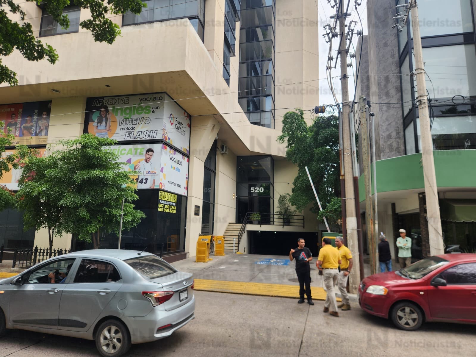 Evacuan a 123 personas por fuga de gas LP en edificio ubicado sobre el malecón viejo en Culiacán