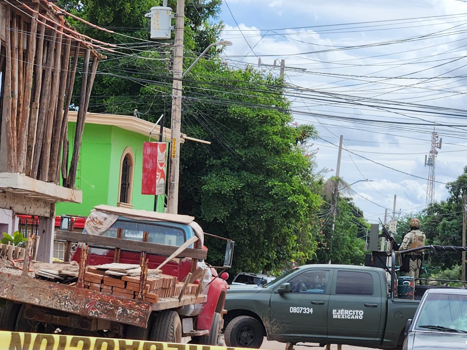 Atacan a balazos a motociclista en Los Mezcales de Culiacán