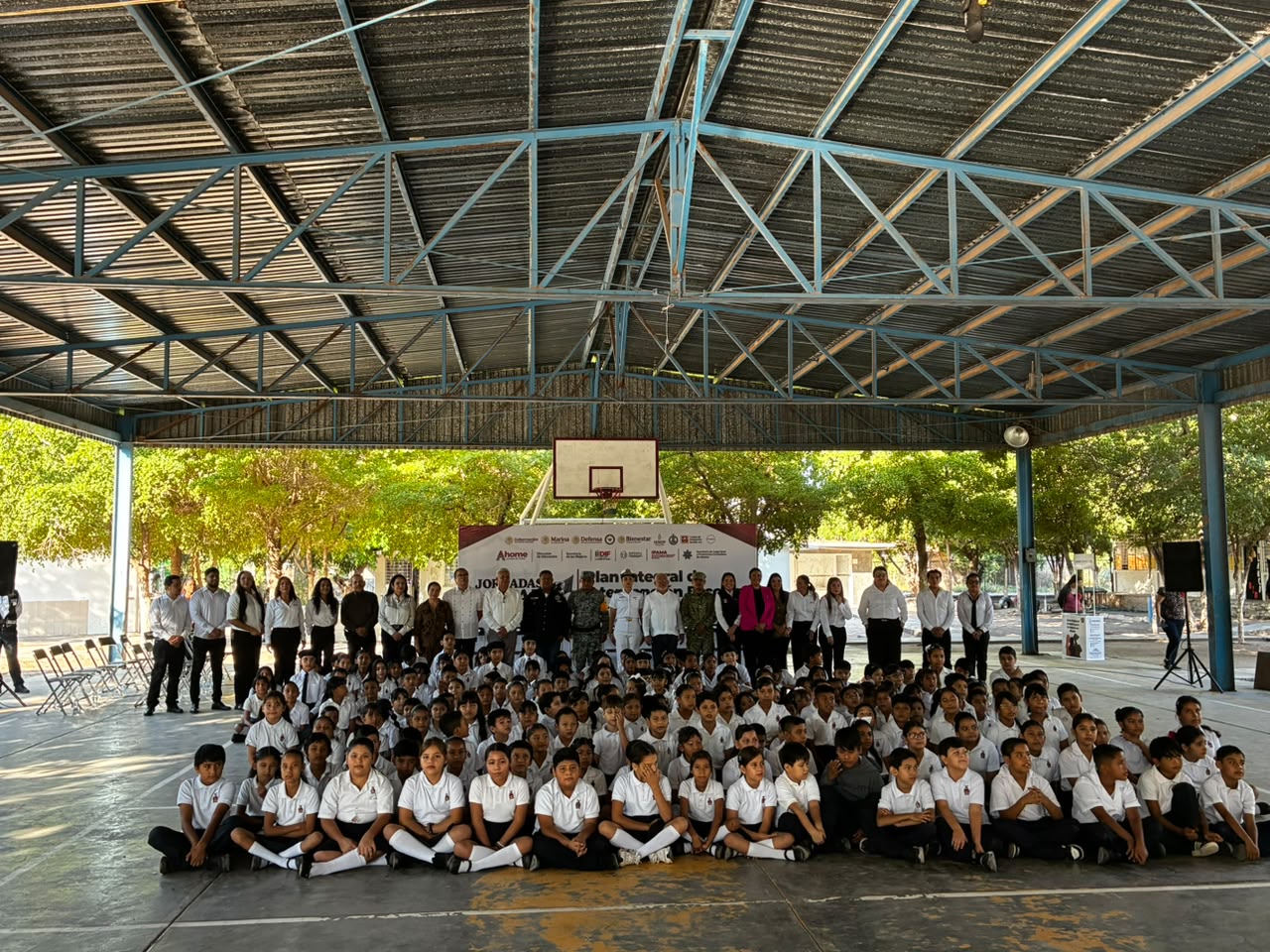 Autoridades del Plan Integral de Intervención escolar “Ahome sin Violencia” visitan la escuela primaria Emiliano Zapata