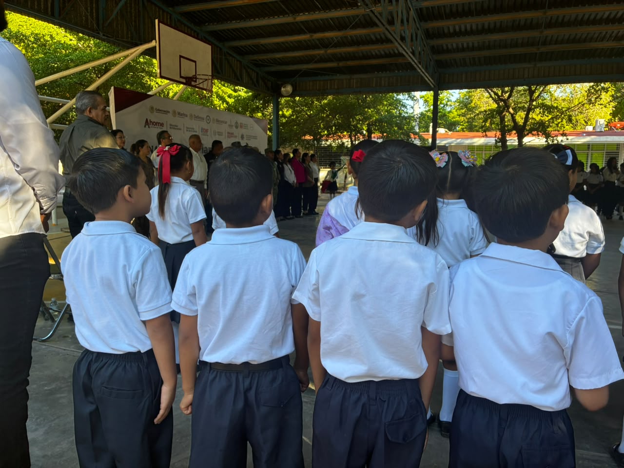 Autoridades del Plan Integral de Intervención escolar “Ahome sin Violencia” visitan la escuela primaria Emiliano Zapata