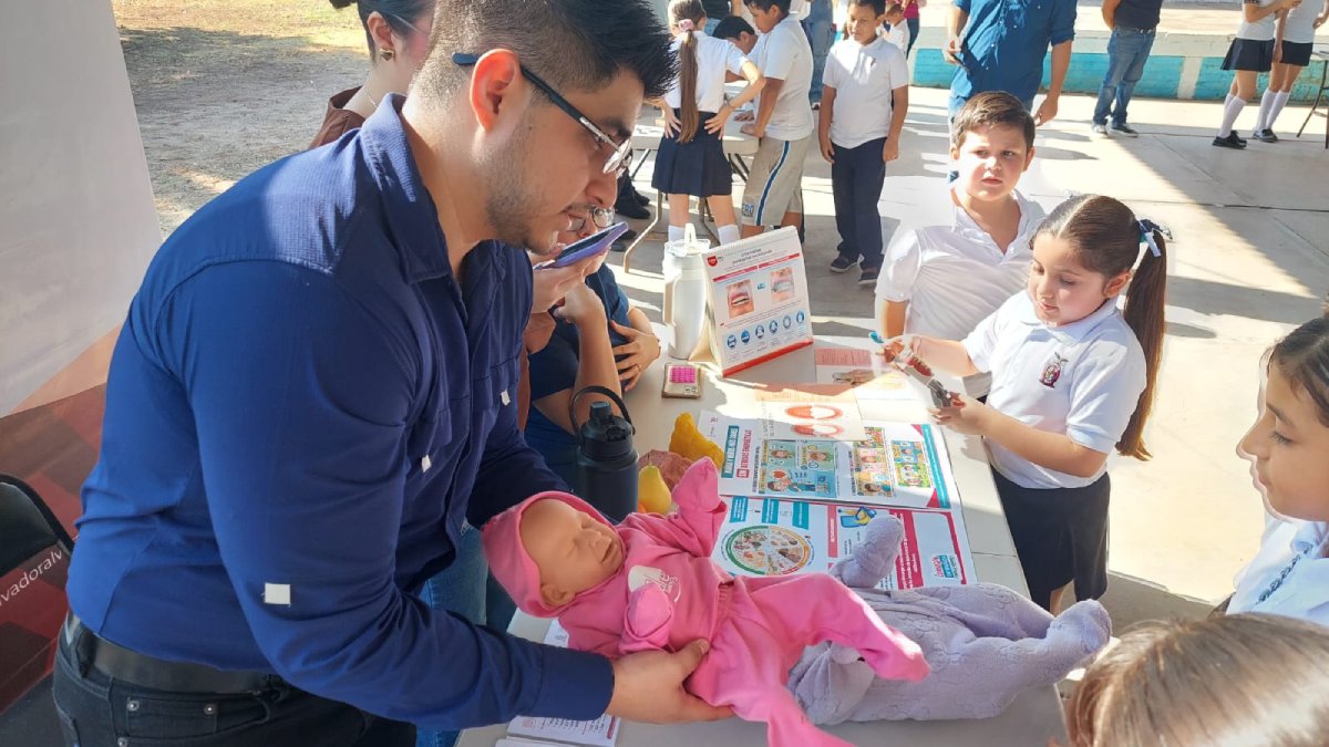 feria educativa en salvador alvarado monos