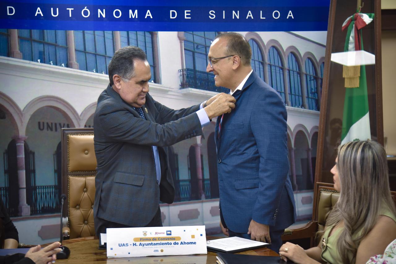 Firman convenio de colaboración Ayuntamiento de Ahome y UAS