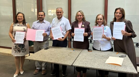 Ammje Los Mochis firma seis convenios para acercar a mujeres la prevención y salud en cáncer de mama en octubre