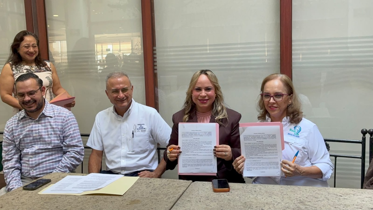 Ammje Los Mochis firma convenios para diagnósticos del cáncer de mama