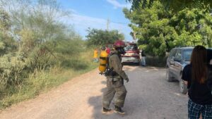 fuego arrasa con una vivienda en la colonia lopez vargas en juan jose rios calle