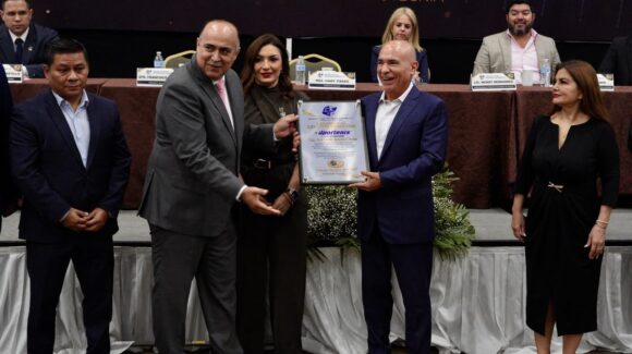 Dportenis recibe Galardón Nacional al Ejecutivo Distinguido en Mazatlán, Sinaloa