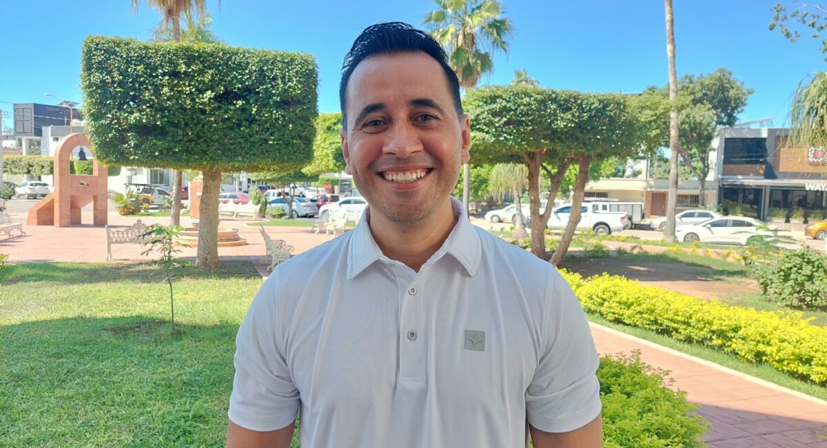 Geovanni Ochoa se registra para buscar la Coordinación Municipal de Morena en Salvador Alvarado, Sinaloa