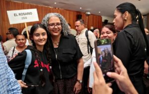 Más de 500 sinaloenses concluyen sus estudios de educación básica a través del ISEJA