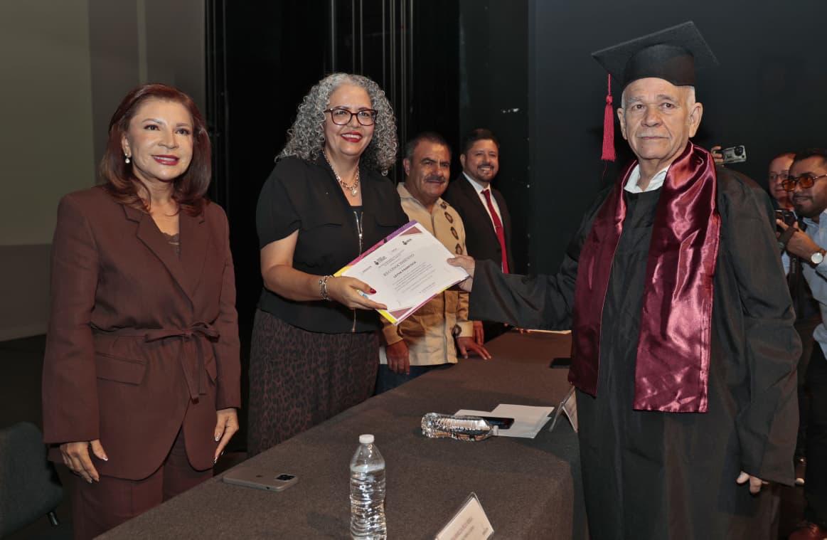 Más de 500 sinaloenses concluyen sus estudios de educación básica a través del ISEJA