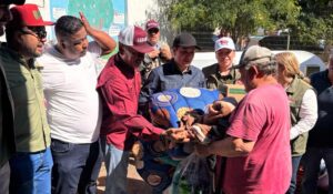 Lleva Sebides apoyo a más de 300 familias de Paredones, Sinaloa, afectadas por marejada tras el paso del huracán “Polo”