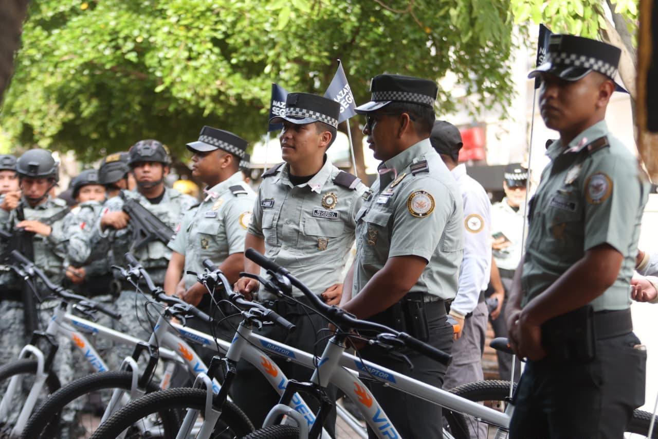 Gobierno de Mazatlán entrega 50 bicicletas a Defensa y Guardia Nacional