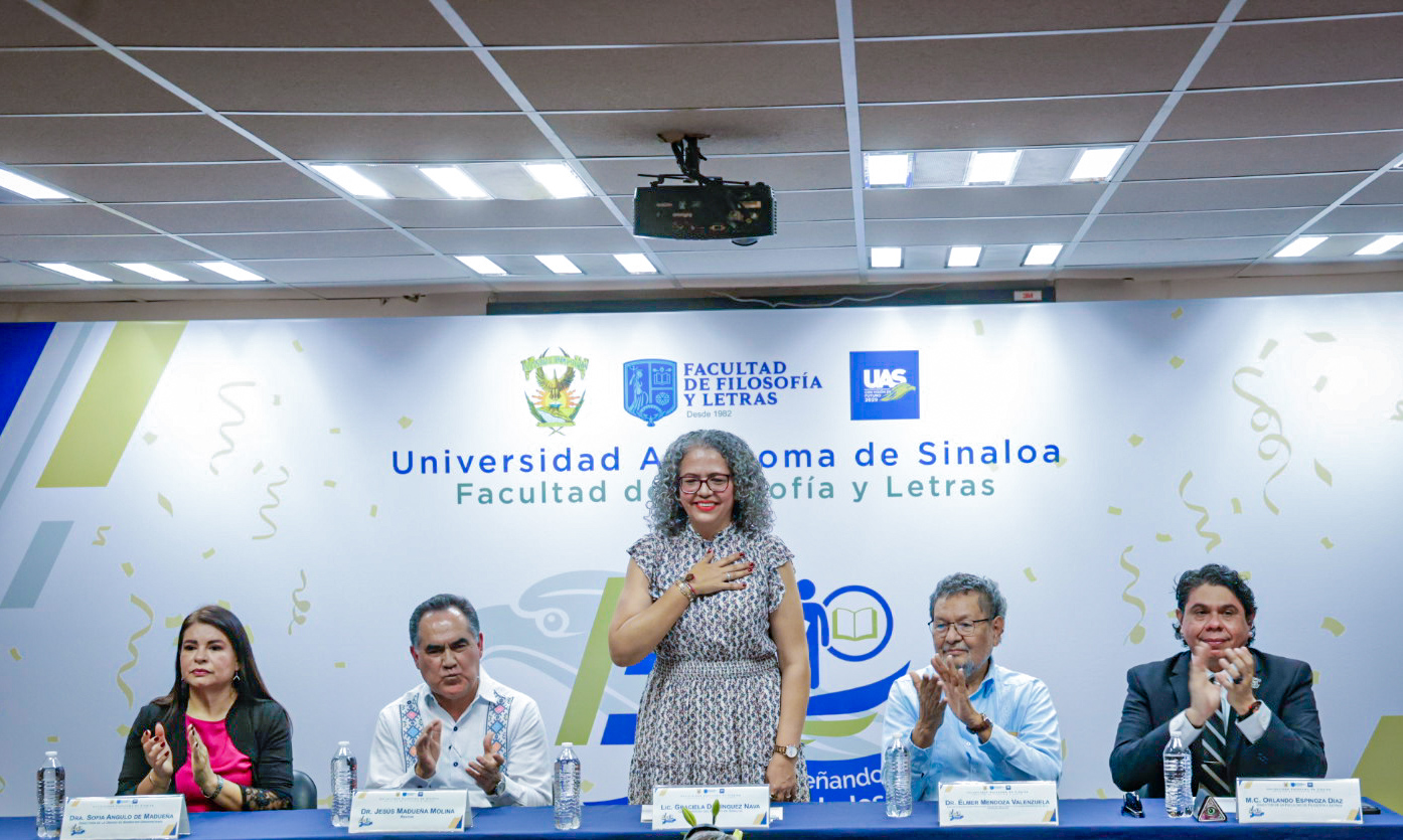 Graciela Domínguez en el aniversario de la Facultad de Filosofía y Letras de la UAS