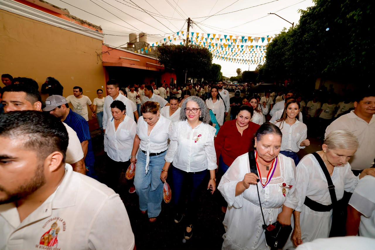 Graciela Domínguez en el festejo de la Virgen del Rosario