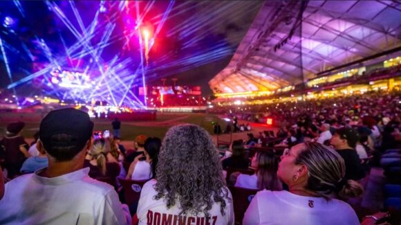 Graciela Domínguez asiste a la inauguración de la temporada 2026-2027 de la LMP y desea: “Éxito a los equipos sinaloenses”